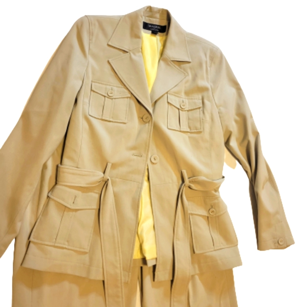 Signature By Larry Levine pantsuit. Olive. Belted jacket. Button closure. 4 pkts